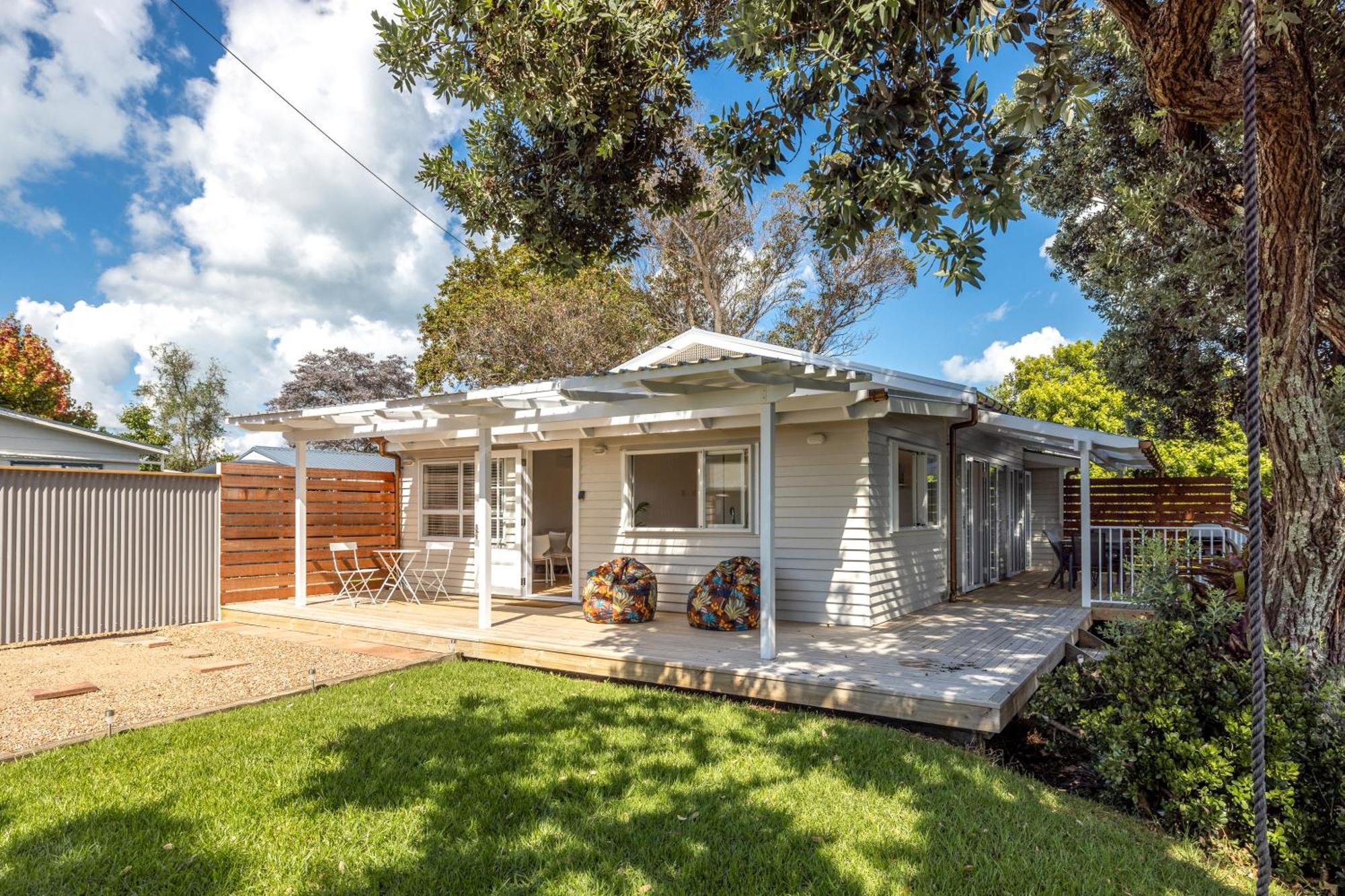 Miami One One Villa Oneroa Exterior photo